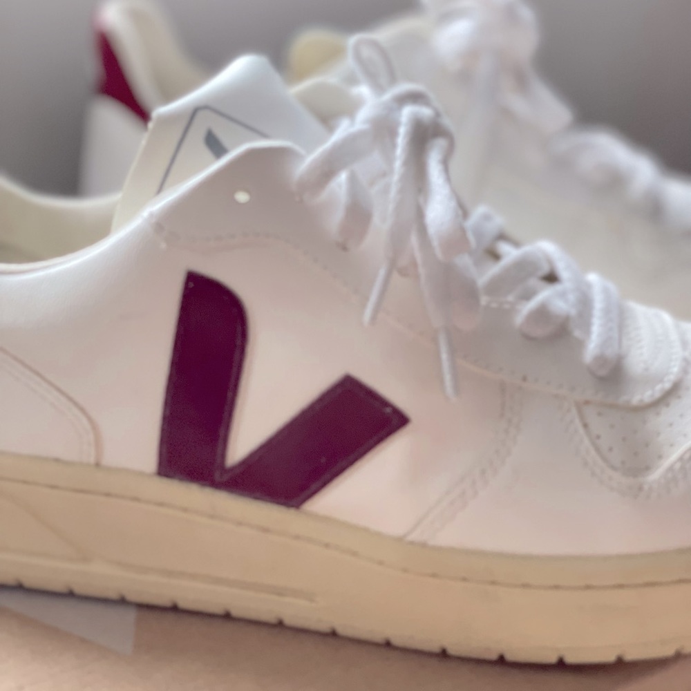 Veja Marsala logo buttersoles